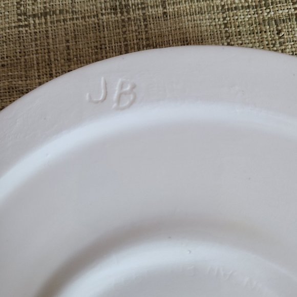 Large vintage round trinket jar jewelry box. - Picture 8 of 10